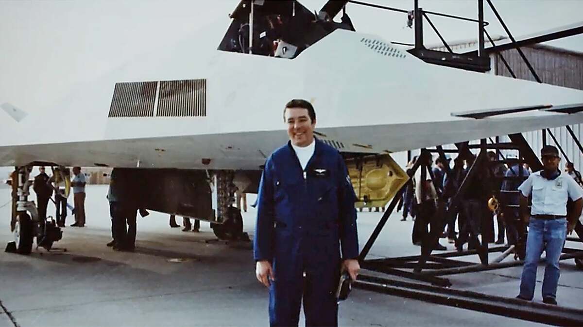 F-117 真貌隱藏近  10  年。 圖：翻攝自極光 X 帳號