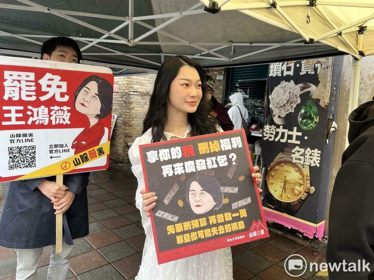 被封為最美罷團發言人的阿美接受《Newtalk》專訪，自肉搜後多了份自信與堅強。 圖：金大鈞/攝