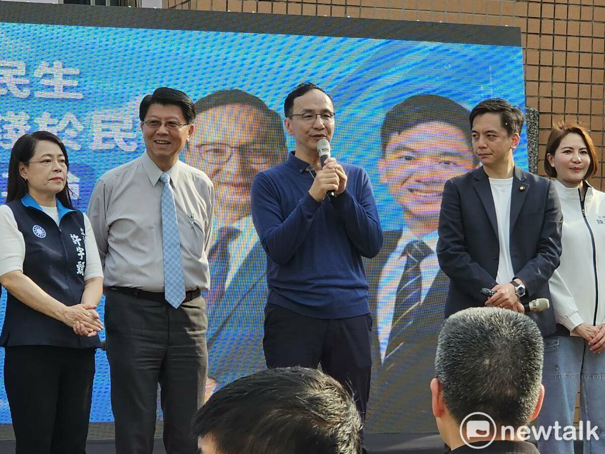 國民黨主席朱立倫提醒，除了關稅，接下來還有匯率戰及美國公債問題都會對台灣產業及經濟造成衝擊。 圖：林昀真/攝