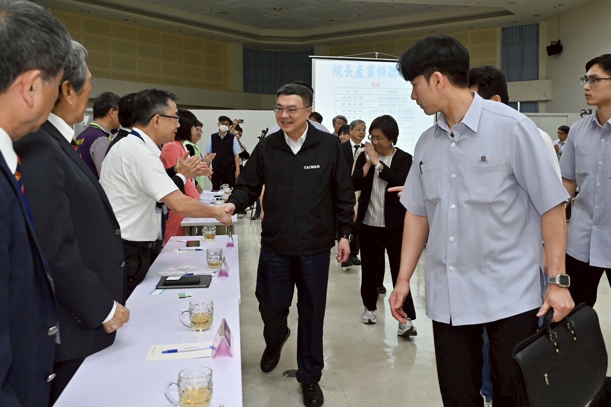 行政院長卓榮泰今（12）日前往彰濱鹿港產業園區出席彰化產業座談會。 圖：行政院提供