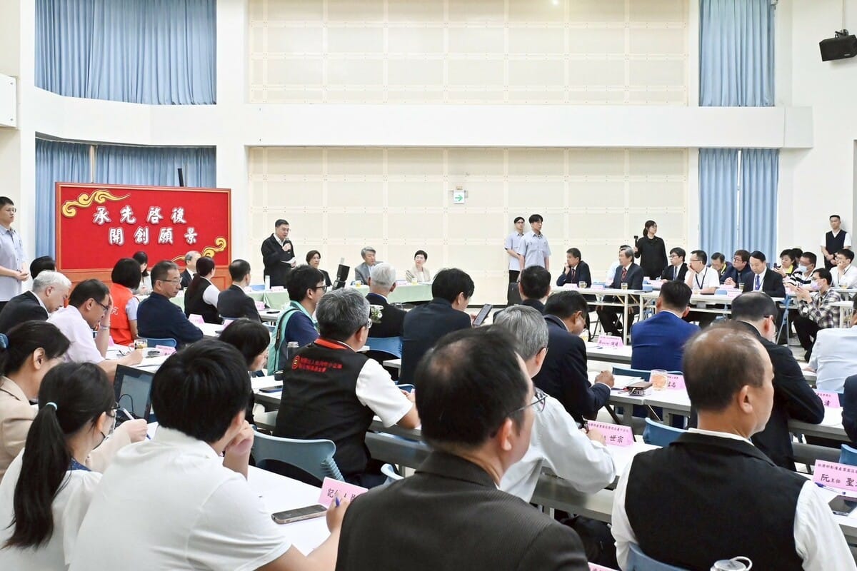 行政院長卓榮泰今（12）日前往彰濱鹿港產業園區出席彰化產業座談會。 圖：行政院提供