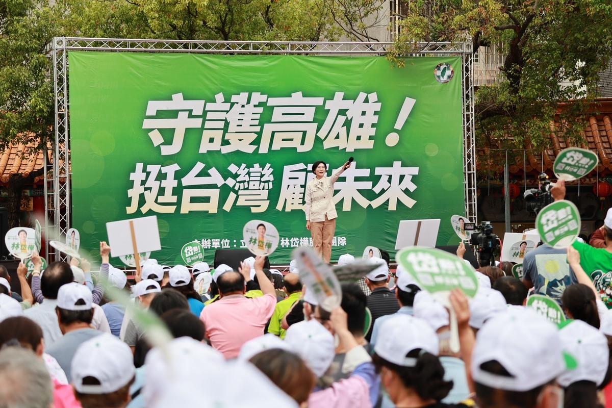林岱樺於鳳山龍成宮舉辦「守護高雄 挺台灣 顧未來」宣講會。 圖：林岱樺服務處提供
