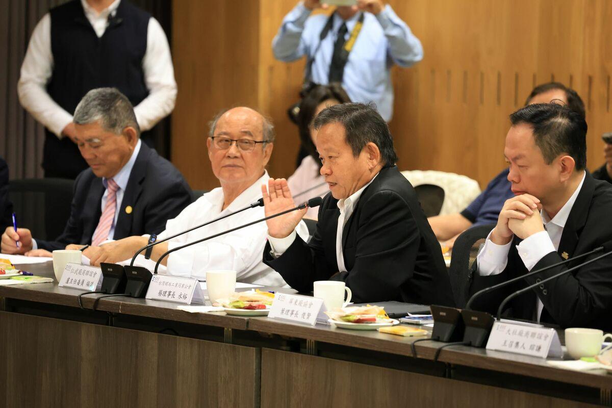 高雄產業界代表與會訴說業界心聲。 圖：高雄市政府/提供