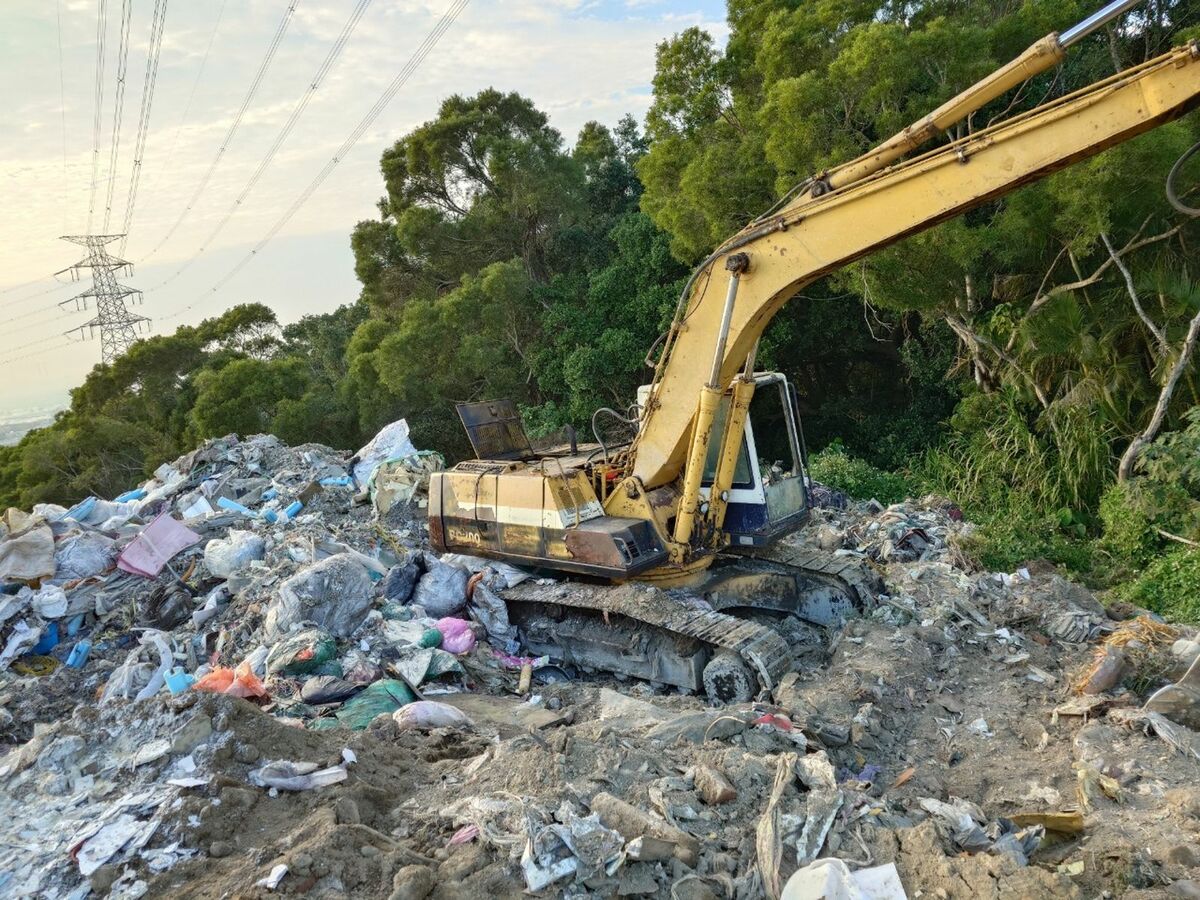 台中苗栗「營建廢棄物」非法傾倒亂象嚴重。（中檢提供）