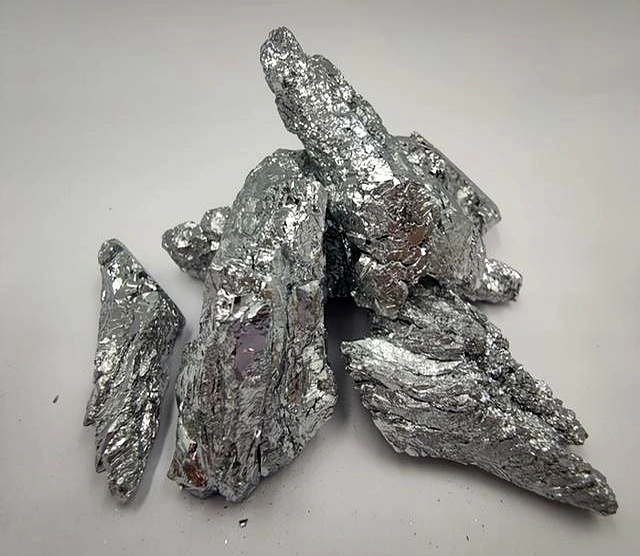 中國銻金屬遭大批走私，數量足以用來製造數萬枚導彈。 圖：翻攝自 騰訊新聞