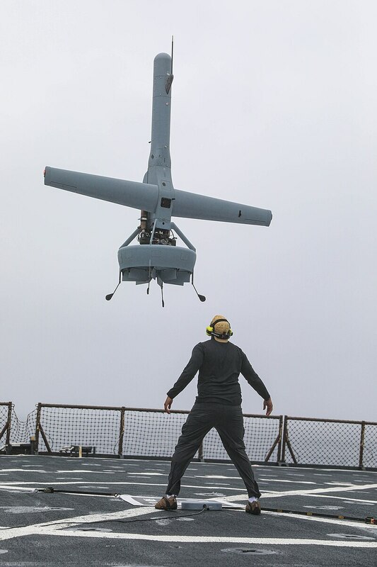 日本向美採購6架V-BAT艦載無人機。圖為美軍艦上實測。 圖：翻攝US NAVY