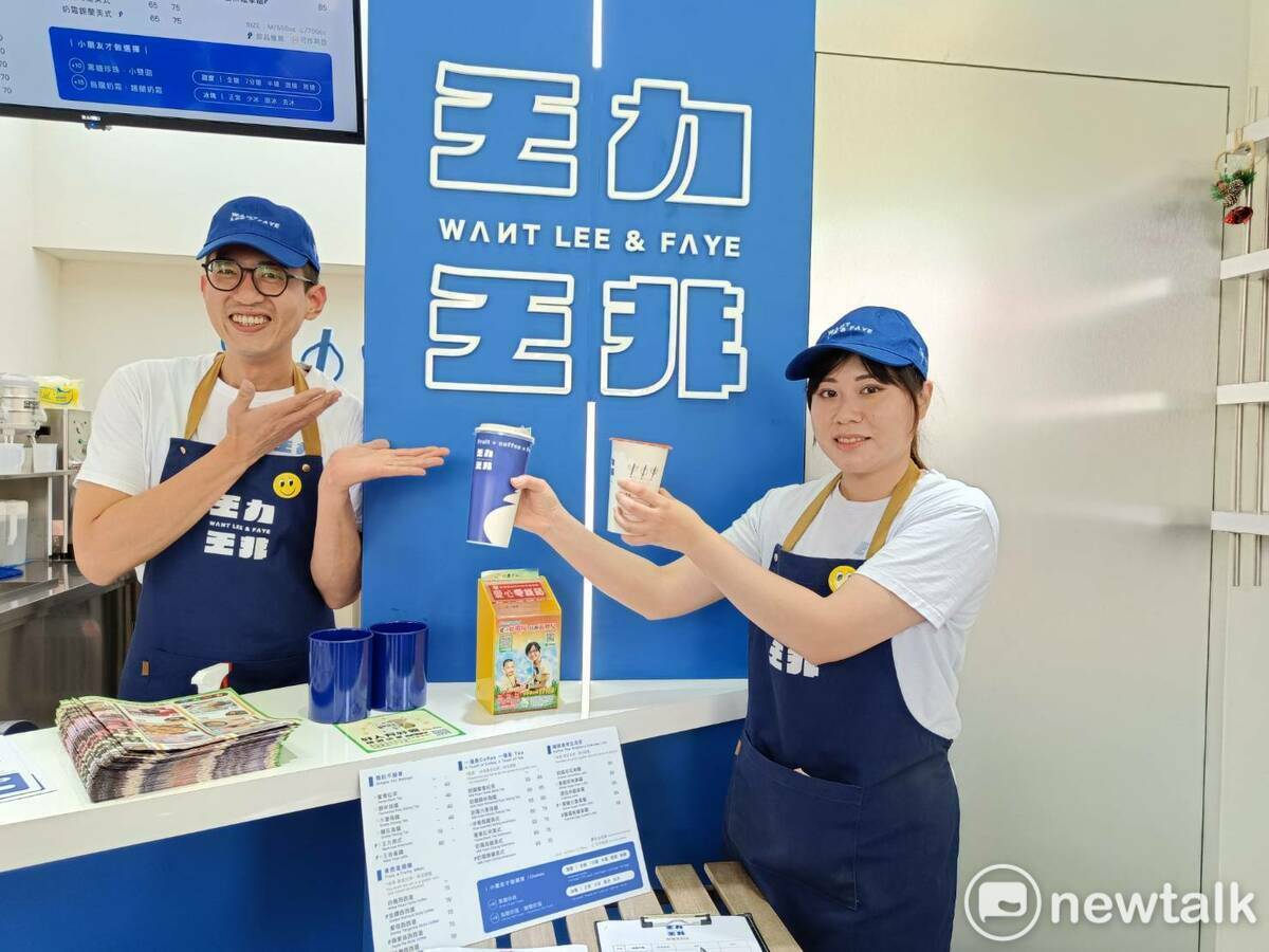 門店設計以充滿活力的藍、白作為配色，頗受評輕人歡迎。 圖：唐復年/攝