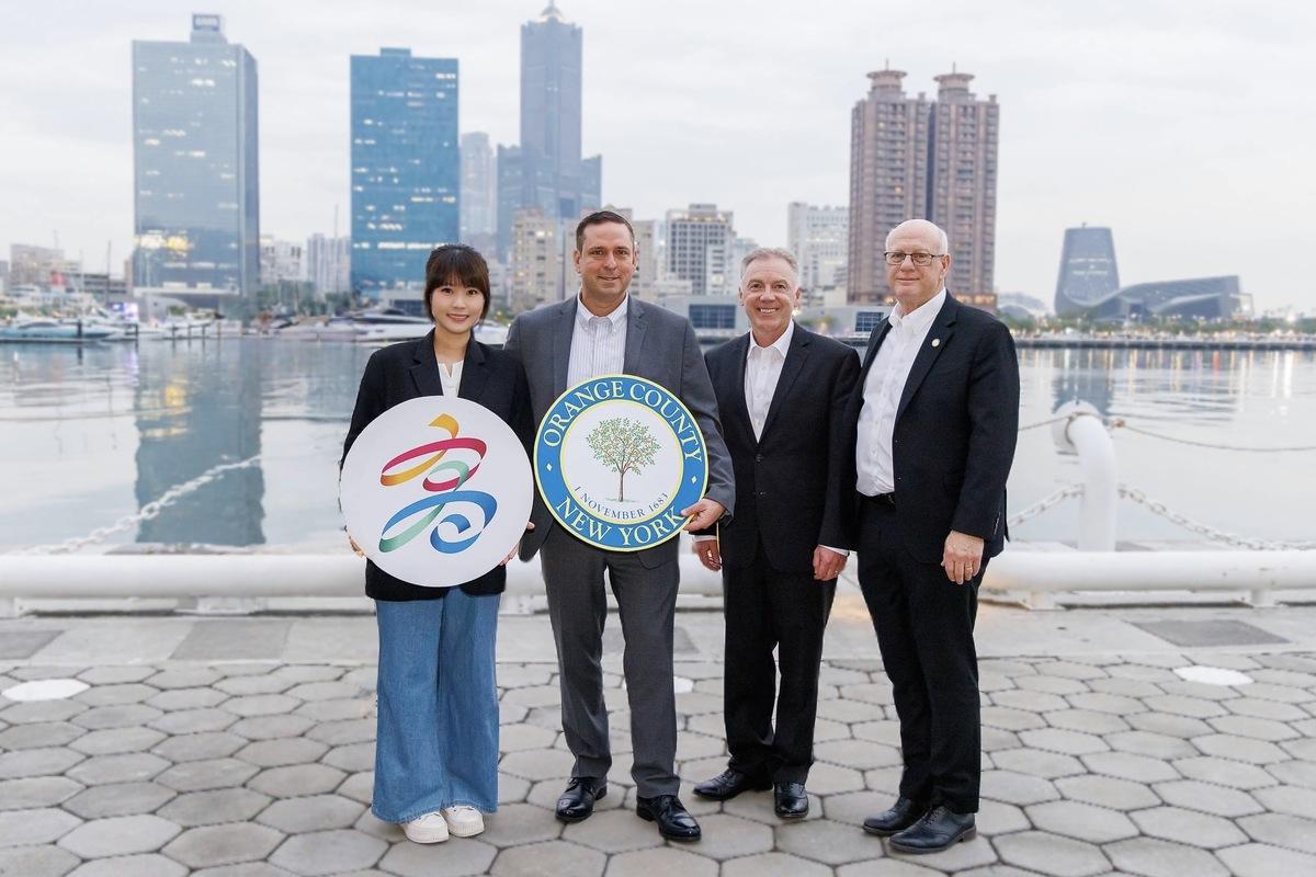 紐豪斯(左二)2025年3月首次訪台，對高雄留下深刻印象。 圖：高雄市行政暨國際處/提供