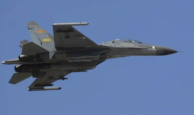 隨著中國航空工業近年來的迅猛發展，一系列新型戰機的服役推動了中國空軍實現歷史性的蛻變。 圖:翻攝自騰訊網