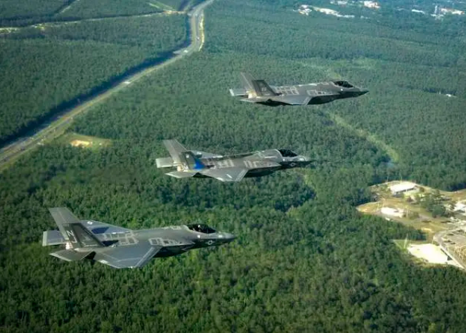 從上至下，分別為F-35A、F-35B和F-35C。 圖:翻攝自騰訊網