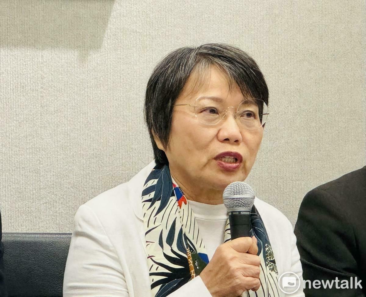 內政部長劉世芳今（17）日主持部務會報後記者會指出，資訊服務司規劃的「宗教等團體赴中國交流資訊公開專區」已上線；另各級民選地方公職人員赴中資訊揭露平台也將於近期上線。 圖：謝莉慧/攝