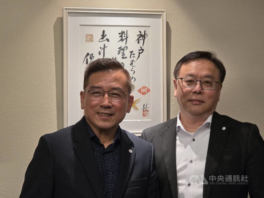 星宇航空看好，赴日市場仍供不應求，日本入境台灣市場則緩步成長，圖左為星宇航空策略長劉允富，圖右為星宇航空日本支社長王雲翔。中央社記者江明晏攝  114年4月18日