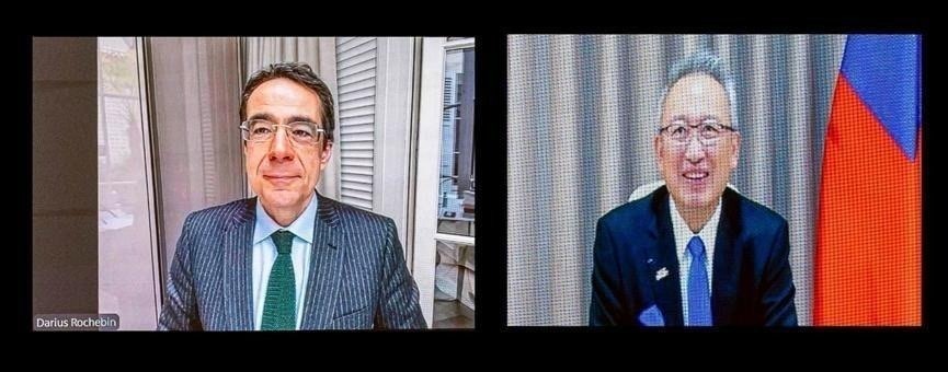 吳志中（右）呼籲歐洲，切勿選擇親中路線。 圖：外交部提供