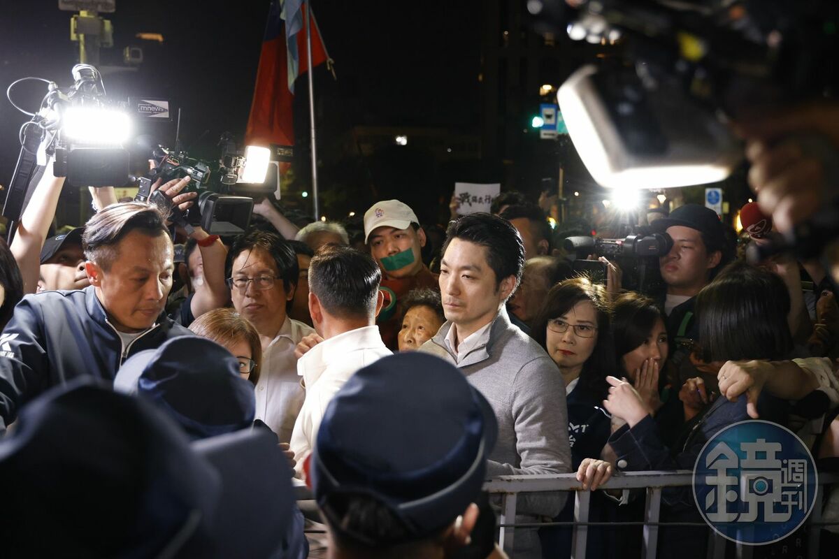 台北市長蔣萬安昨（17日）晚突拋出倒閣說，在藍營投下震撼彈。