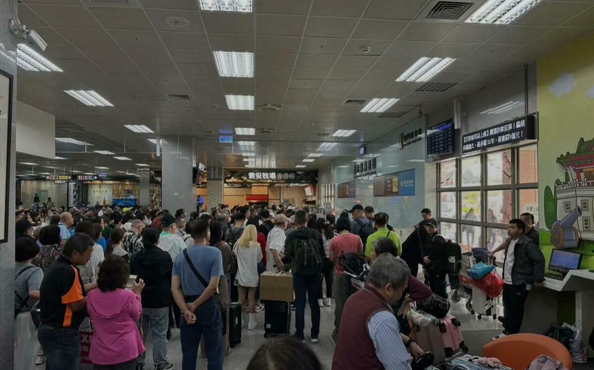 霧鎖金門2天！立榮加班機助旅客返台 民航局：今晚無人滯留機場