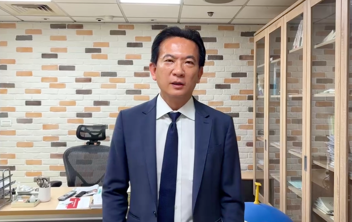 隨著大罷免行動邁入第三階段投票，政壇氣氛升溫。總統賴清德的子弟兵、民進黨立委林俊憲 6 月 8 日公開表示，民進黨應視這場罷免選戰為「未來執政最關鍵的一場戰役」，全黨必須全面投入，並強調「既然進行割喉戰，割喉就要割到斷」。 圖：翻攝自林俊憲提供影片（資料照）