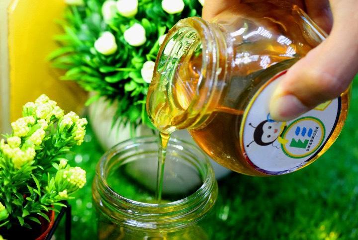 蜂蜜產季正盛，苗栗場提醒適量攝取，勿將天然甜味劑視為無限食用。 圖：農業部／ 提供