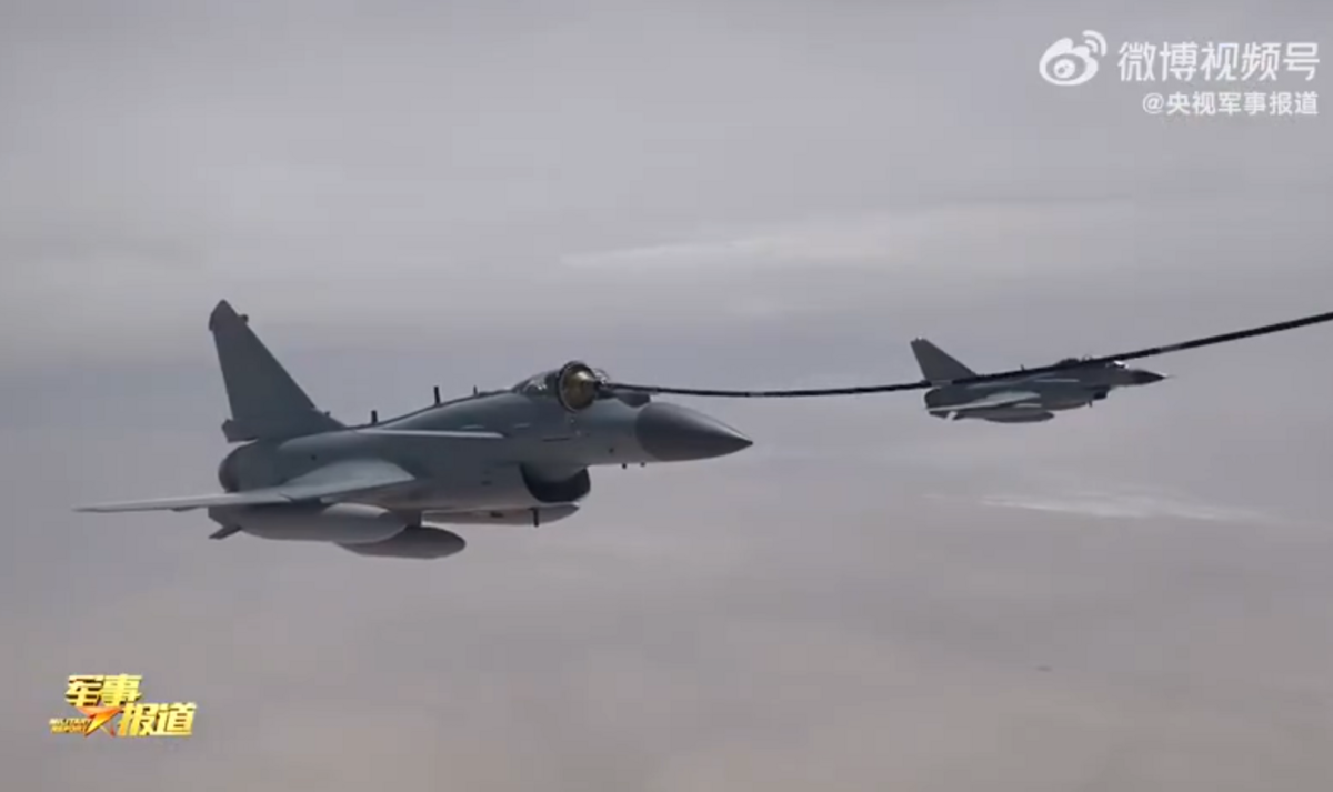 中國解放軍最近抵達非洲埃及，與埃及一同展開「文明之鷹-2025」空軍聯合訓練。 圖：翻攝自央視