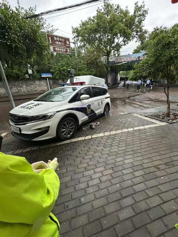 中國浙江台州昨（22）日爆發槍戰，特警與緬北通緝犯交火，多達 7 人中彈倒地，其中 5 人是特警。 圖：翻攝自大雄的微笑 X 帳號