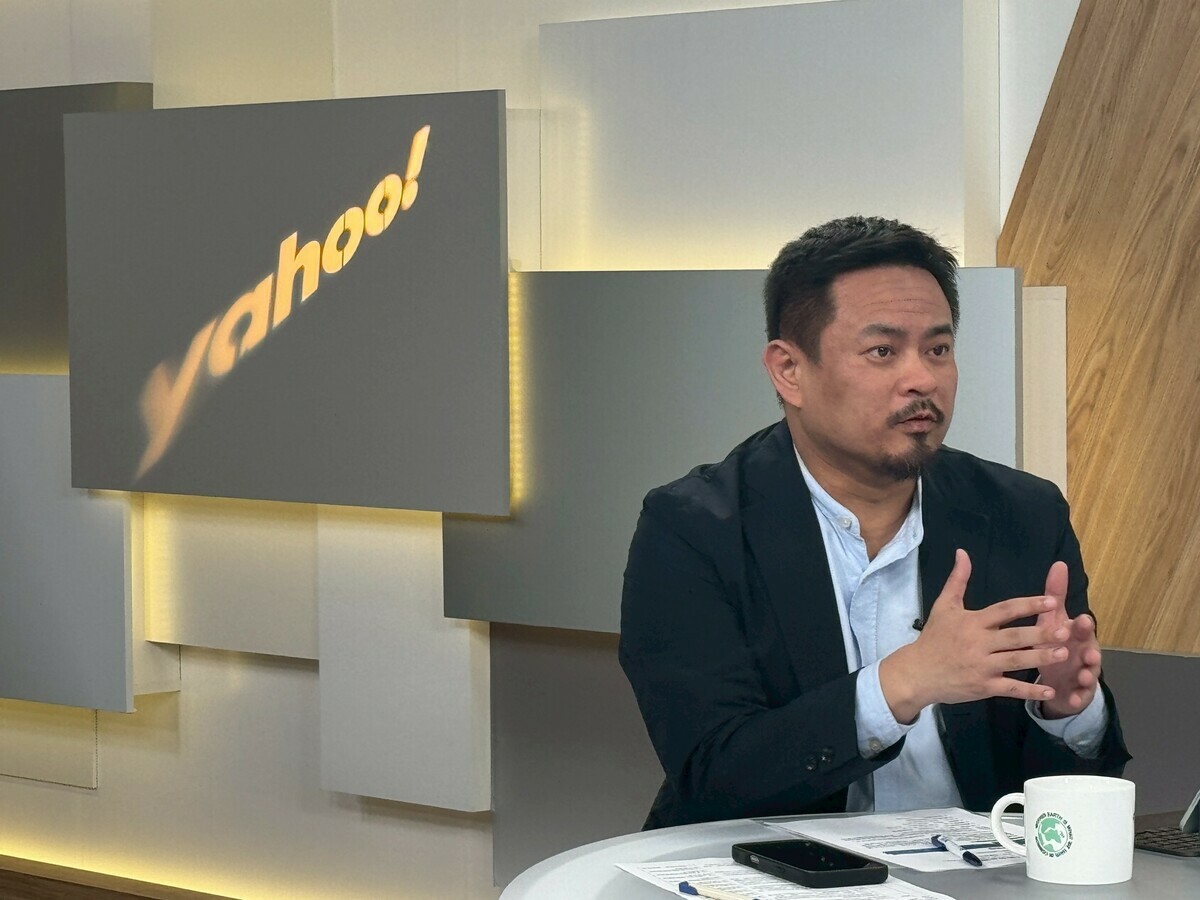 勞動部長洪申翰今（23）天接受Yahoo TV《齊有此理》網路節目專訪。 圖：Yahoo TV提供