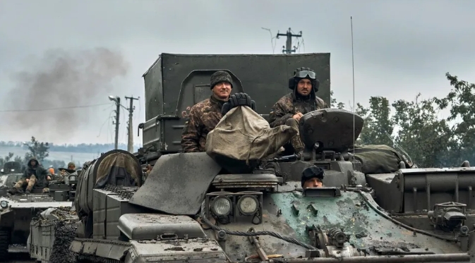 俄軍裝甲車。 圖 : 翻攝自劍哥的思政課