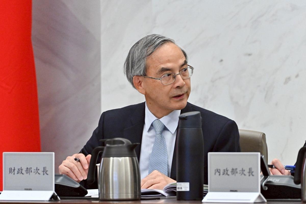 財政部政務次長阮清華。 圖：行政院／提供