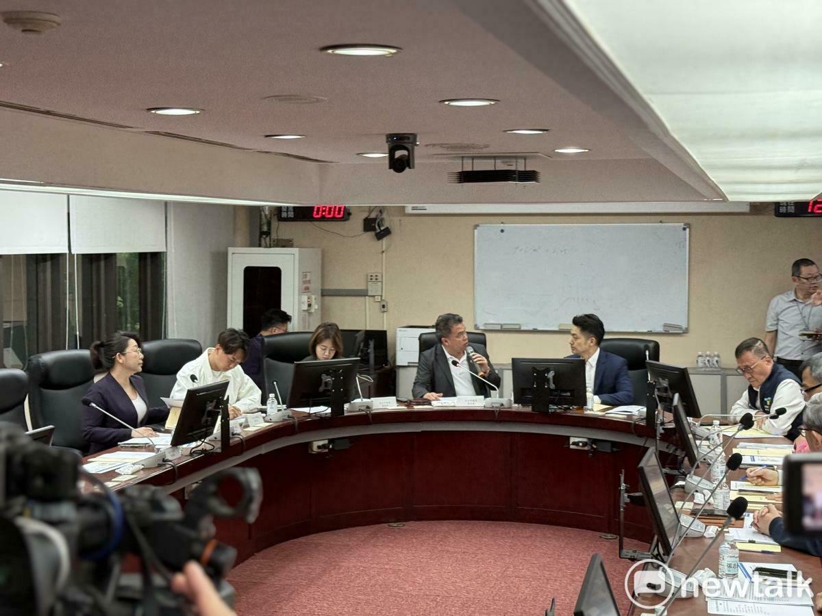 台北市長蔣萬安今拜會民眾黨團並說明重大法議案。 圖：周煊惠 ／ 攝