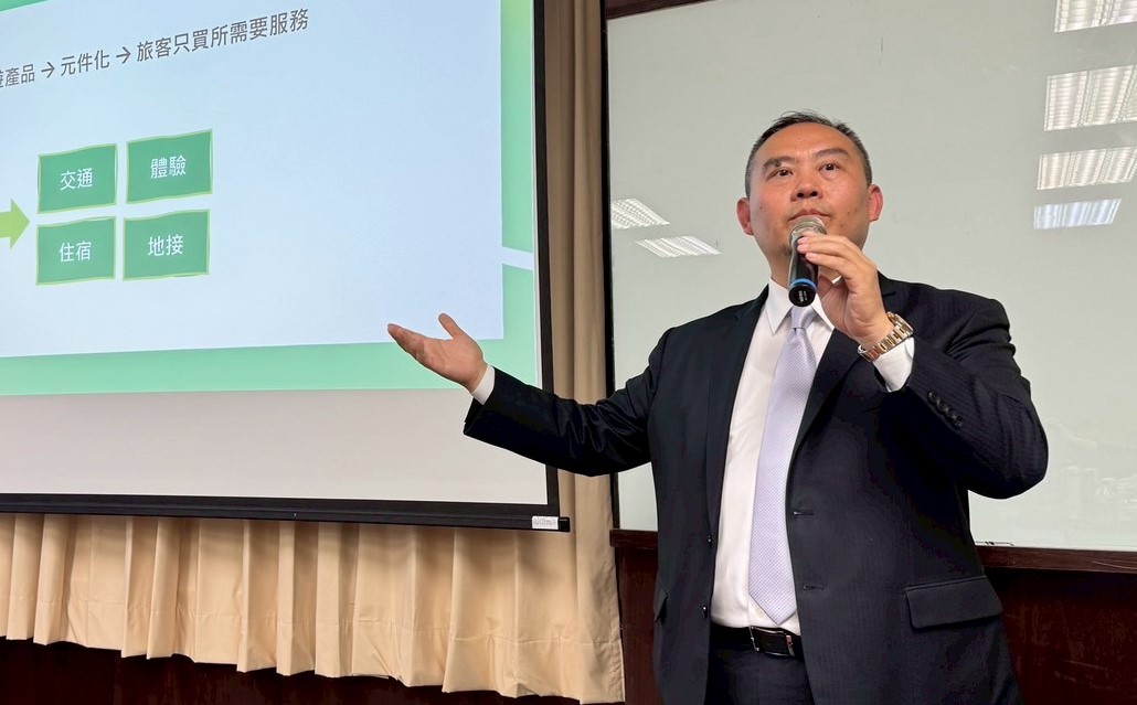 蕭冠群期待與高雄大學資管系合作，能夠共同開發新觀念、新工具。 圖：孫家銘/攝