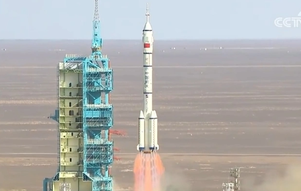 4 月 24 日 17 時 17 分，搭載神舟二十號載人太空船的長徵二號F運載火箭，從酒泉衛星發射中心成功升空，圓滿完成發射任務。 圖:翻攝自騰訊網