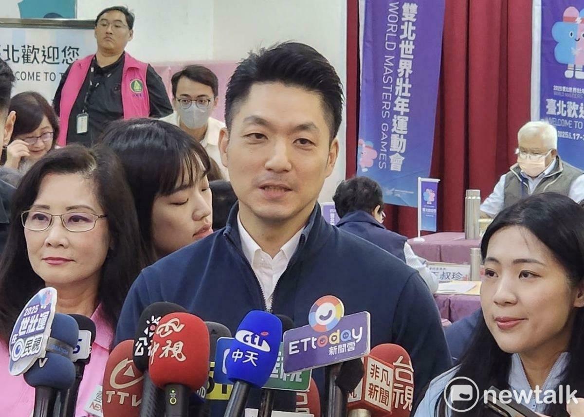 台北市長蔣萬安今出席松山區與里長有約，面臨罷免危機的國民黨立委徐巧芯、王鴻薇也現身。 圖：周煊惠 / 攝