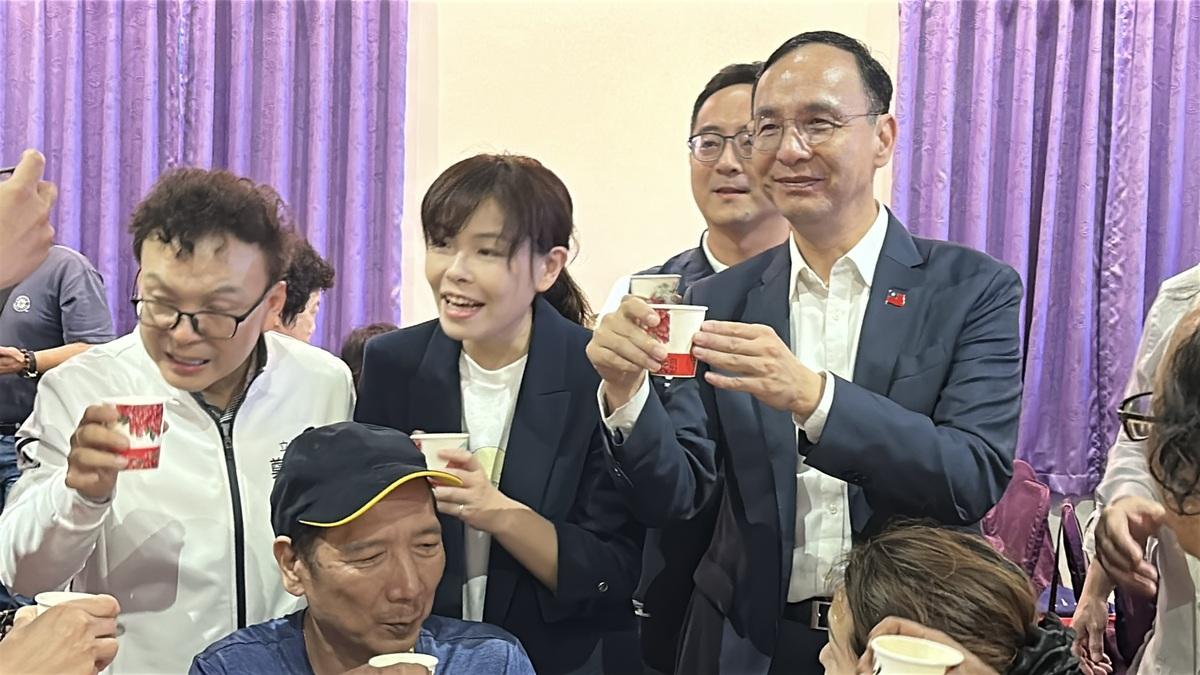 林志潔指出，國民黨在豪華餐廳宴請有投票權的新竹市民吃飯，要求罷免時投不同意票，質疑「這不是賄選什麼是賄選？」（圖為「反惡罷、戰獨裁」新竹市說明會） 圖：國民黨文傳會/提供