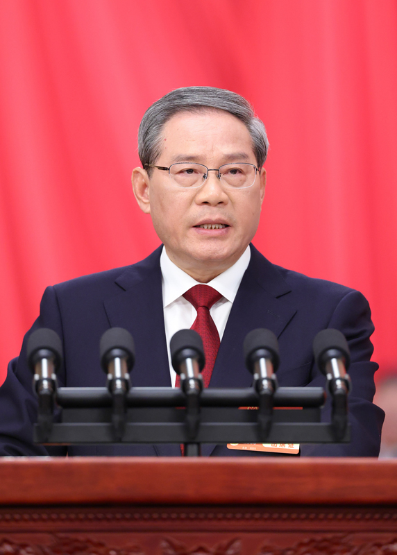 中國 2025 全國兩會提出制定促進生育政策、發放育兒補貼等等，促進結婚生育風氣。 圖：翻攝自中國政府官網