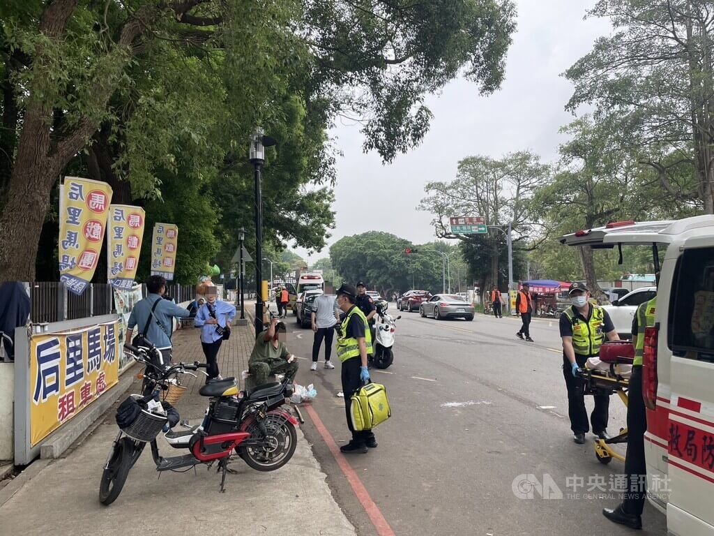 台中市后里區知名景點后豐鐵馬道附近的自行車租賃業者，26日疑為攬客起爭執，雙方爆發肢體衝突，造成8人受傷送醫。（翻攝照片）中央社記者蘇木春傳真  114年4月26日