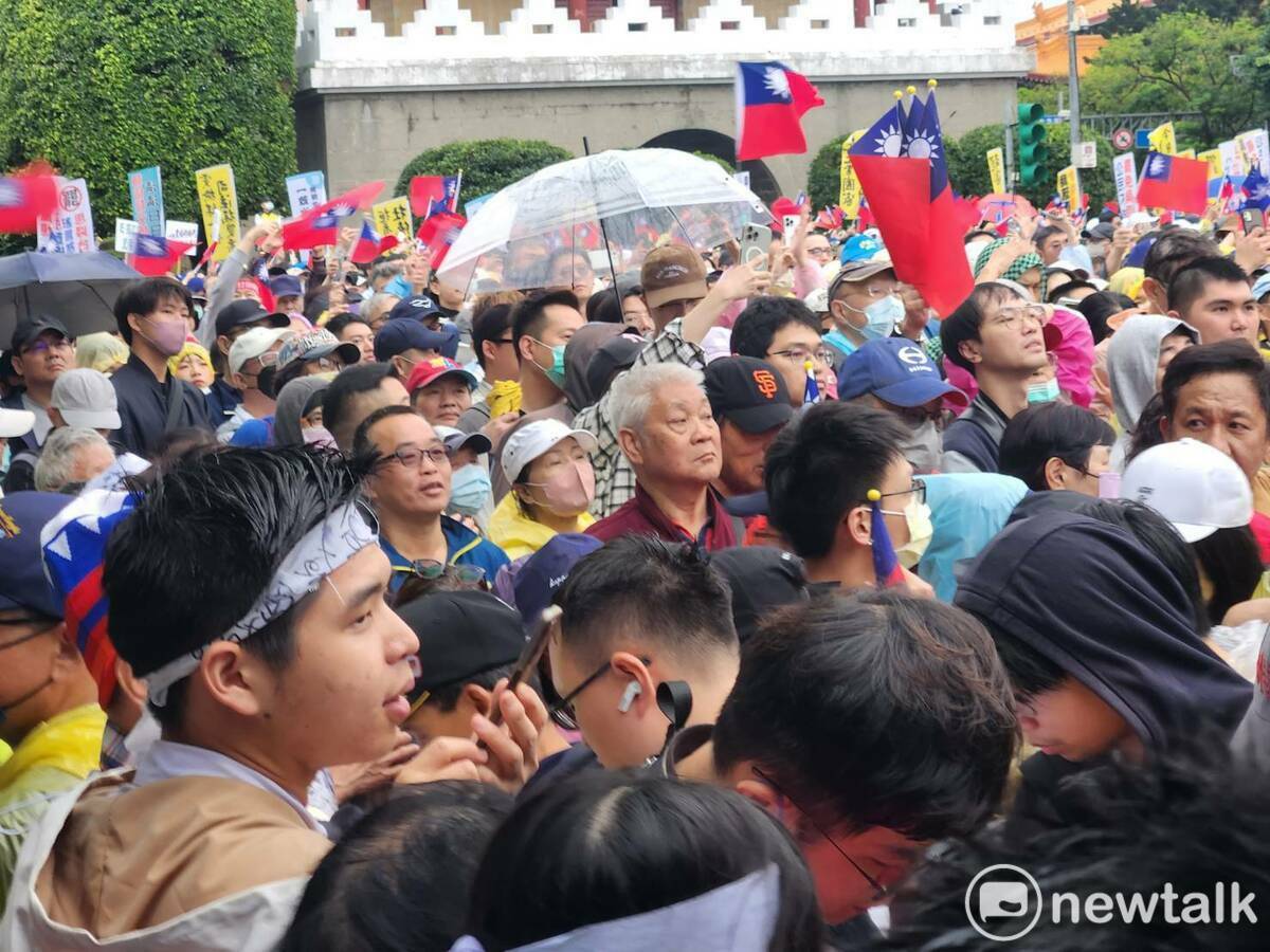 凱道行動散場後，現場民眾仍不斷高喊「賴清德下台！」 圖：黃建豪/攝