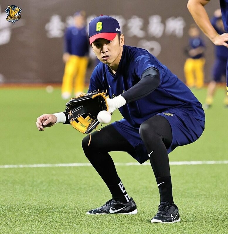 中職中信兄弟隊王威晨（圖）近期表現不如預期，總教練平野惠一26日受訪表示，王威晨其實一直有些不舒服，一直忍耐著出賽，「他是不會喊痛的選手」，目前先讓他休息，教練團能做的就是透過調度幫球員調整。（中信兄弟提供）中央社記者謝靜雯傳真  114年4月26日