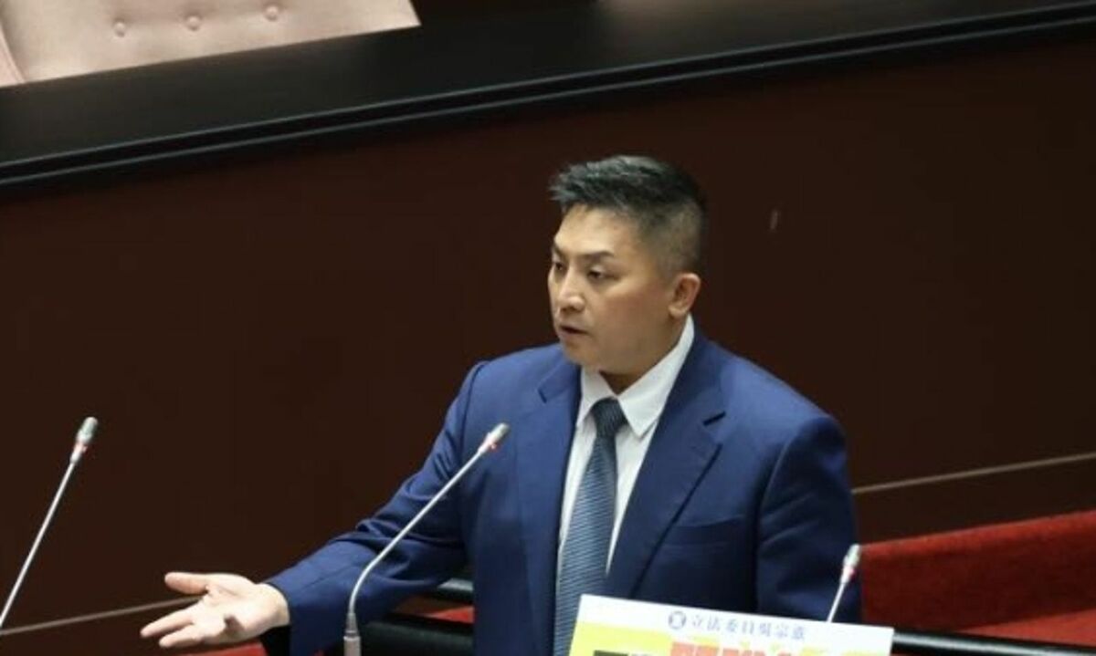 吳宗憲（圖）下午在凱道集會時稱檢察總長下令嚴辦藍營罷免案，對此，最高檢察署稍早發出澄清稿。（翻攝自吳宗憲臉書）