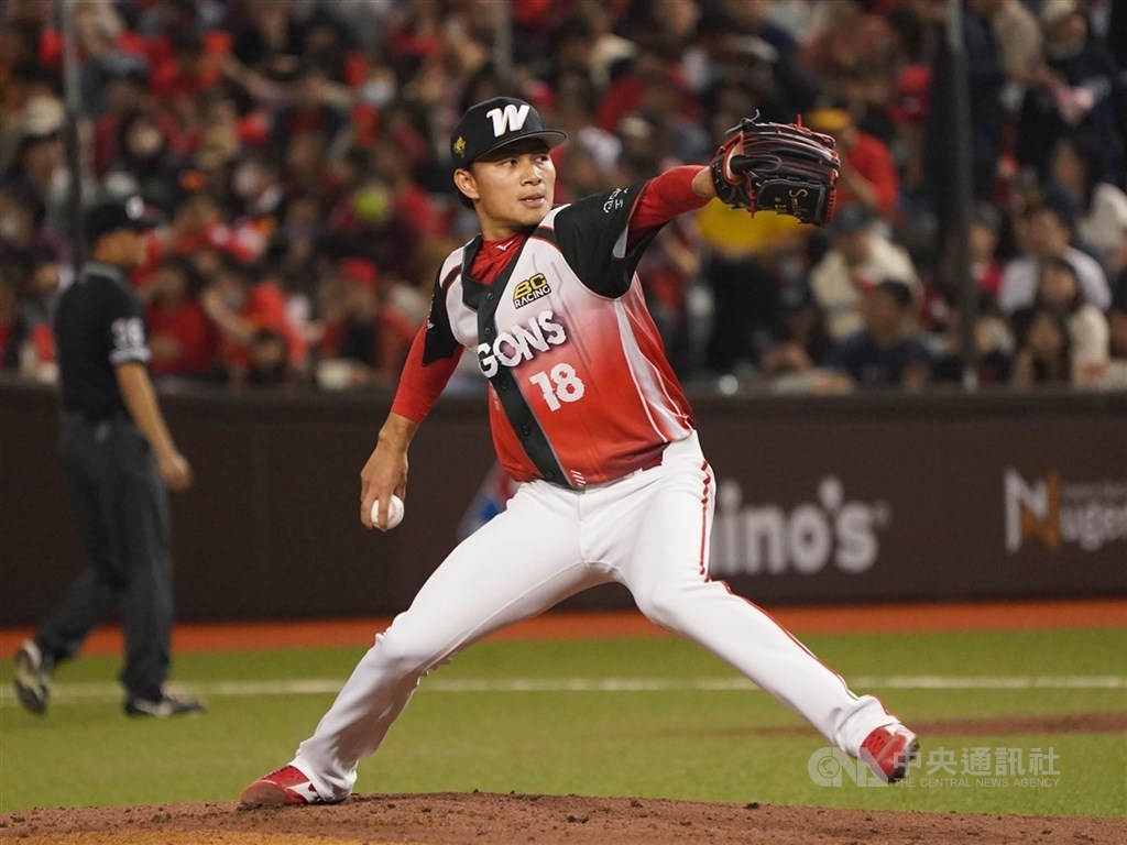中職味全龍投手徐若熙26日對中信兄弟先發5局8K無失分、無關勝敗，用球數不多，本週會繼續留在先發輪值。（中央社檔案照片）