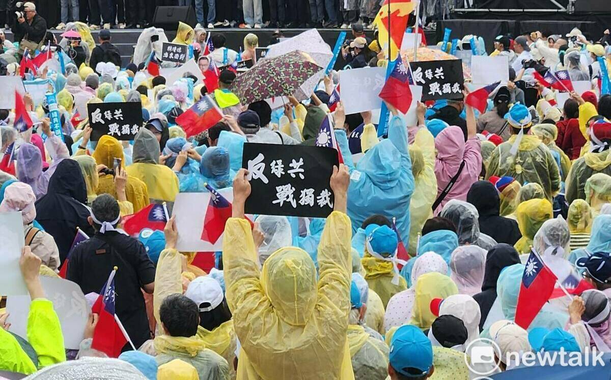 丁特酸民進黨過去上街抗議代表威權不存在 周軒：光你瞎掰一篇當年就要送警備總部
