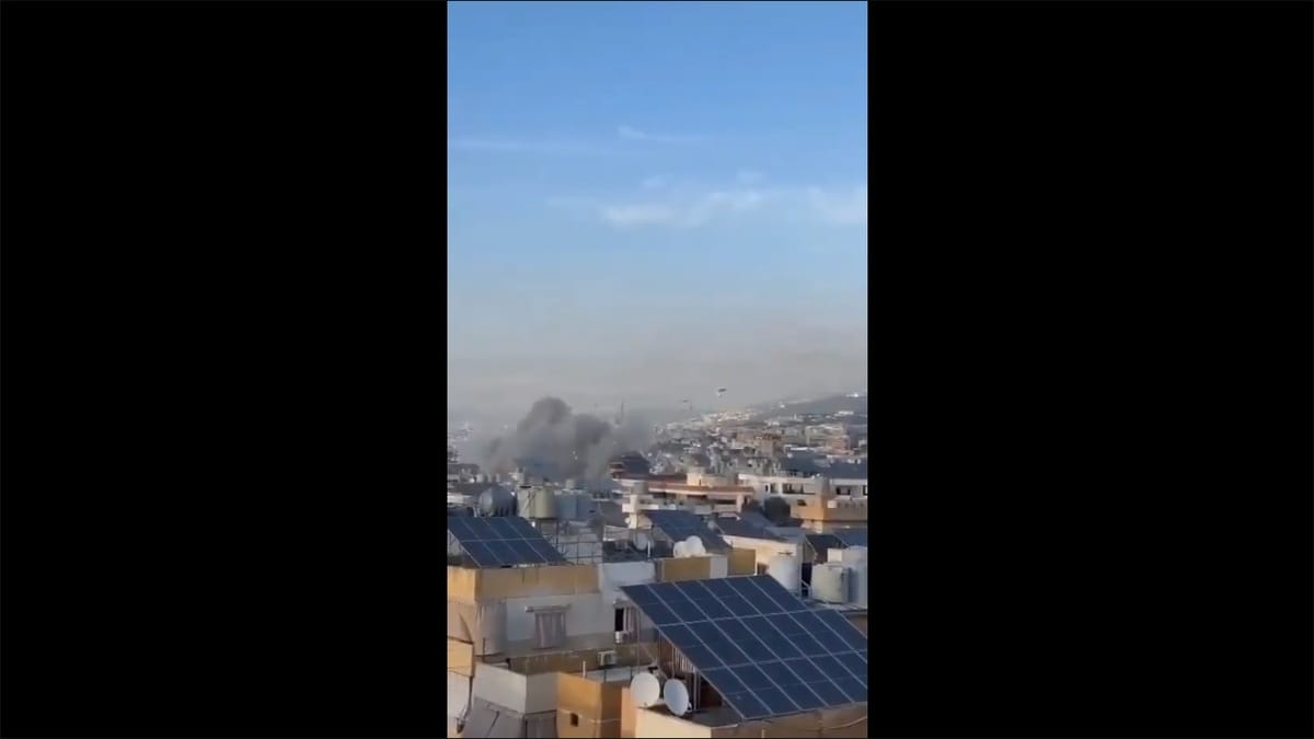 當地時間 27 日，以軍再次對黎巴嫩首都貝魯特附近地區發起空襲，引發國際輿論關注。 圖：擷取自 @JoeTruzman X 分享影片