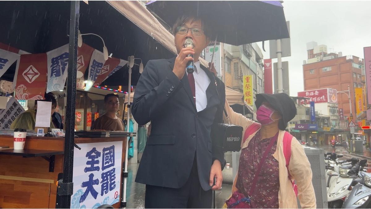 台灣基進近日啟動改裝版「罷免行動餐車」，深入街頭。 圖：台灣基進提供