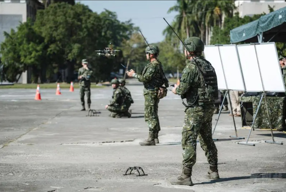 國軍無人機操作、應用。 圖：軍聞社