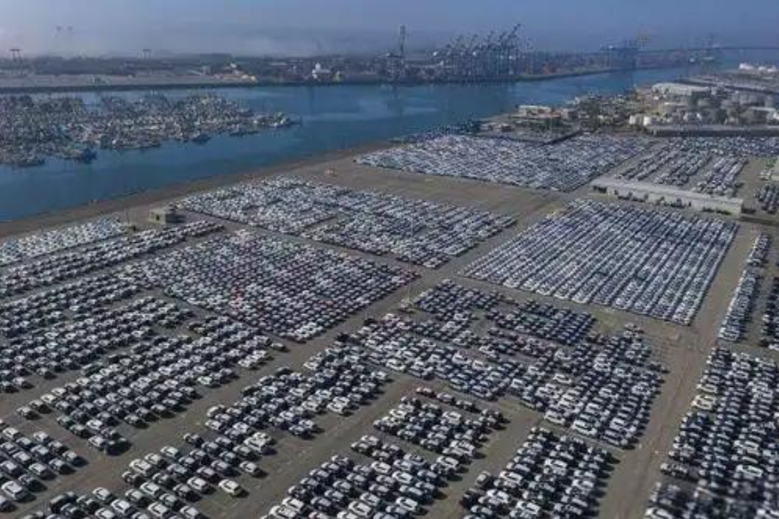 《華爾街日報》指出，美國總統川普計劃公布一項全新的汽車關稅架構，避免與現有 25% 的進口汽車關稅重疊。 圖：翻攝自百度