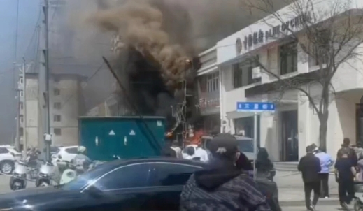 遼寧遼陽市白塔區三裡莊回遷樓附近一飯店火警，釀成22人死亡慘劇。 圖 : 翻攝自騰訊網