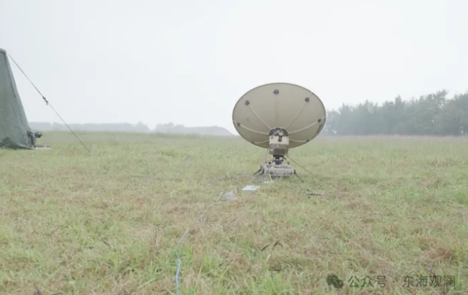 此次演習測試的寬頻衛星通訊天線。 圖:翻攝自東海觀瀾