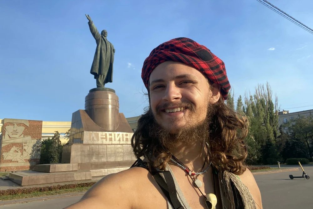 美國中央情報局發言人最近證實，中情局高官加利納的兒子格洛斯去年在烏俄衝突的作戰中死亡。圖為格洛斯。 圖：翻攝自 NEXTA X 帳號