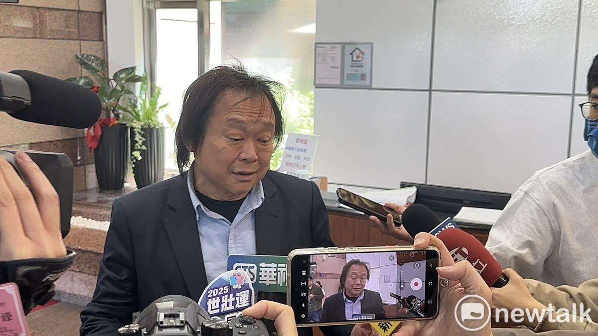 王世堅說，陳亭妃受到的每個委屈都等於掛在胸口的勳章。 圖：記者高逸帆攝