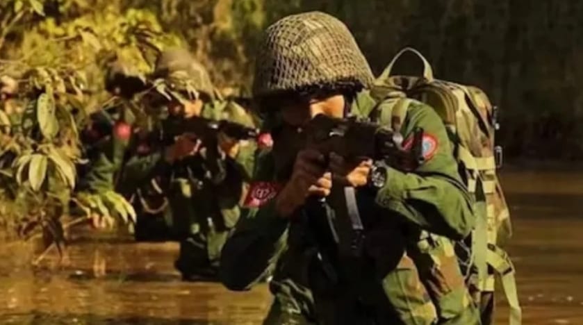 緬軍與若開軍激烈交戰。 圖 : 翻攝自 緬甸中文君
