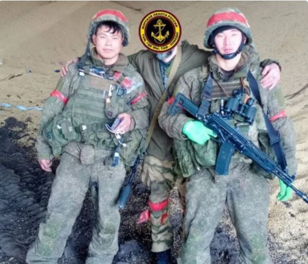 多位不同層級的烏軍幹部或士兵也在接受南韓媒體訪問時，分享自己面對北韓士兵的作戰心得。有中國軍事專家總結認為，隨著北韓的介入不斷加深，該國士兵很可能逐漸成為烏克蘭的威脅之一。 圖：翻攝自 騰訊網 熊熊講堂