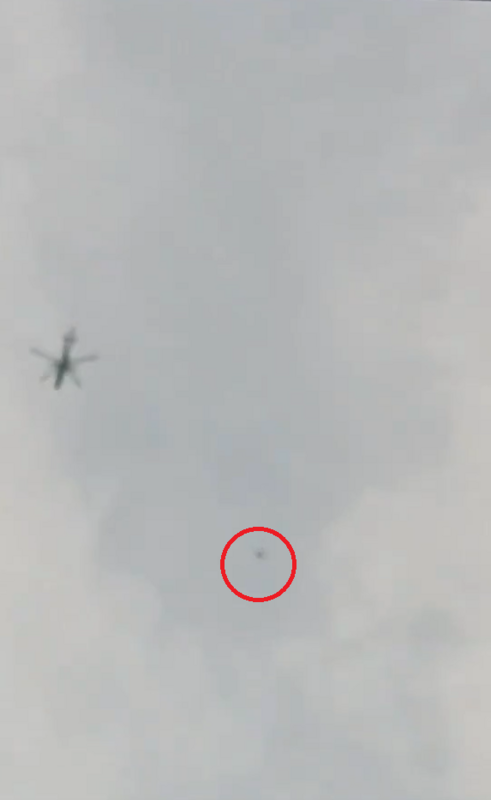 烏軍用 Mi-24 直升機追擊俄軍 Shahed-136 攻擊無人機。 圖：翻攝自 NOELREPORTS X 帳號