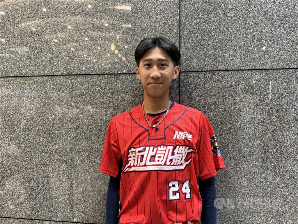 全國成棒甲組春季聯賽新北凱撒3日靠著投手林張子俊（圖）100球完封勝，率隊擊敗桃園市成棒隊、搶下預賽第9勝。（中央社檔案照片）
